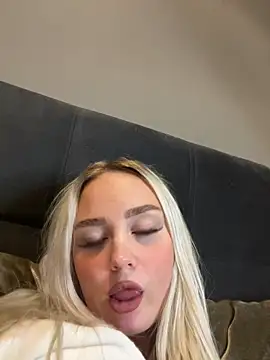 CherryEmmy online show from December 21, 2024, 7:49 pm