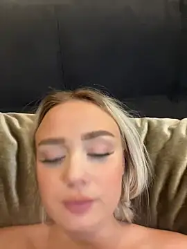 CherryEmmy online show from December 22, 2024, 4:48 pm