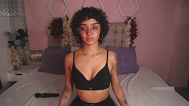 Snapshot of slutty_venus chatting on January 3, 2025, 11:12 pm slutty venus online show from January 3, 2025, 11:12 pm