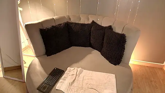 Snapshot of slutty_venus chatting on January 5, 2025, 8:00 pm slutty venus online show from January 5, 2025, 8:00 pm