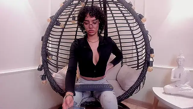 Snapshot of slutty_venus chatting on January 12, 2025, 7:53 pm slutty venus online show from January 12, 2025, 7:53 pm