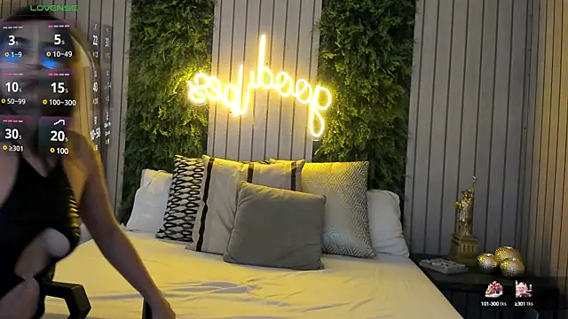 StefaBrown online show from February 4, 2025, 6:06 pm