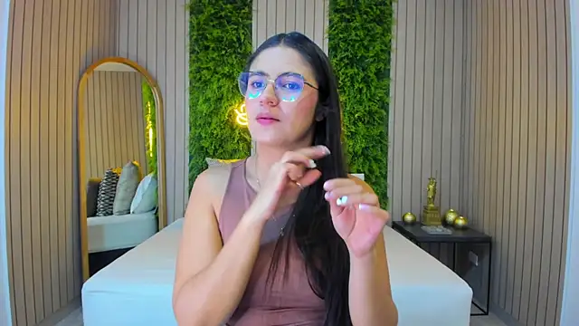 StefaBrown online show from March 20, 2025, 1:04 pm