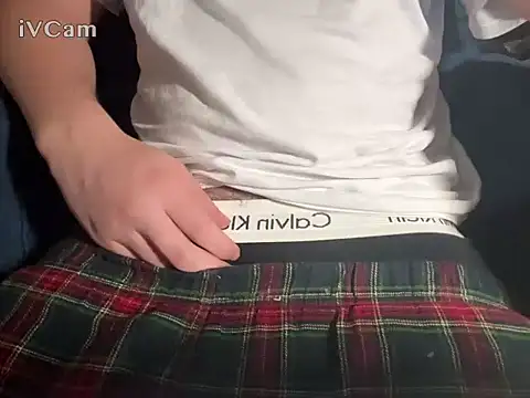 Snapshot of Axeeeeeeeeeeeel chatting on January 17, 2026, 4:43 pm Axeeeeeeeeeeeel online show from January 17, 2026, 4:43 pm