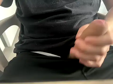 Snapshot of Axeeeeeeeeeeeel chatting on March 31, 2026, 5:35 pm Axeeeeeeeeeeeel online show from March 31, 2026, 5:35 pm