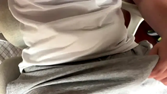 Snapshot of Axeeeeeeeeeeeel chatting on April 15, 2026, 4:36 pm Axeeeeeeeeeeeel online show from April 15, 2026, 4:36 pm