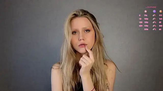 Snapshot of WiloneEsse chatting on March 11, 2025, 1:05 am WiloneEsse online show from March 11, 2025, 1:05 am