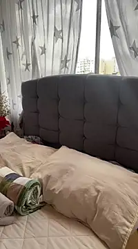 Gabriela-Parker  online show from February 7, 2025, 5:18 pm