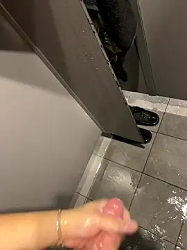 Snapshot of Loco42- chatting on October 12, 2025, 1:21 pm Loco42- online show from October 12, 2025, 1:21 pm