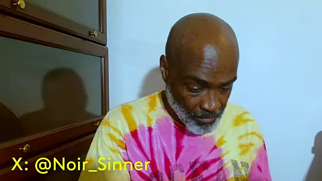 sinnernoir online show from May 19, 2026, 1:22 am