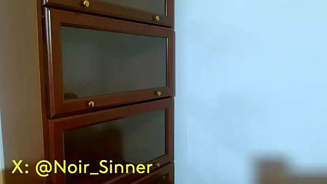 sinnernoir online show from May 19, 2026, 1:56 am