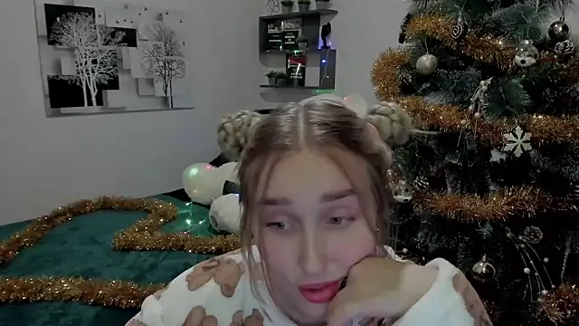 LinaTruly online show from December 18, 2024, 7:19 pm