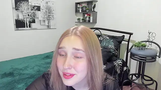 LinaTruly online show from January 17, 2025, 9:17 pm