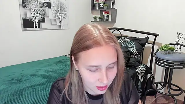 LinaTruly online show from January 18, 2025, 12:24 am