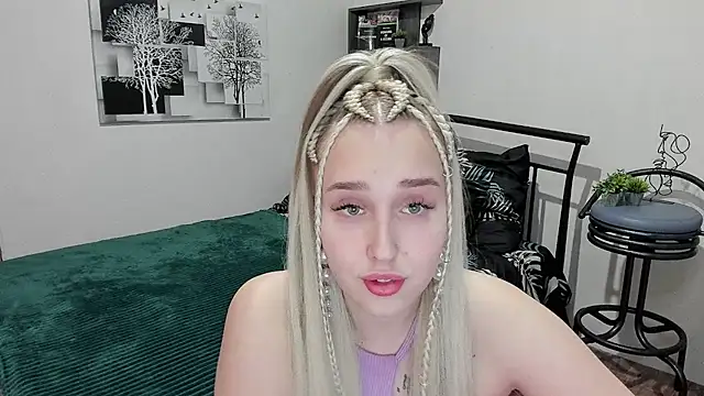 LinaTruly online show from February 18, 2025, 8:25 pm