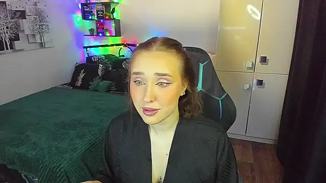 Snapshot of LinaTruly chatting on February 7, 2026, 10:13 pm LinaTruly online show from February 7, 2026, 10:13 pm