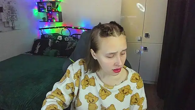 Snapshot of LinaTruly chatting on February 16, 2026, 9:44 pm LinaTruly online show from February 16, 2026, 9:44 pm