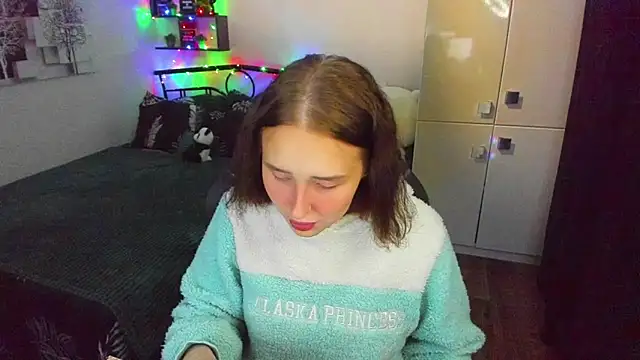 Snapshot of LinaTruly chatting on February 27, 2026, 10:21 pm LinaTruly online show from February 27, 2026, 10:21 pm