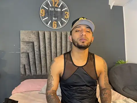 Snapshot of Robin_Rief chatting on March 15, 2026, 8:04 pm Robin Rief online show from March 15, 2026, 8:04 pm