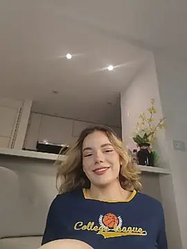 Snapshot of NicoleCut chatting on May 25, 2026, 9:04 am NicoleCut online show from May 25, 2026, 9:04 am