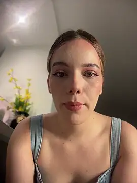 Snapshot of NicoleCut chatting on June 2, 2026, 10:45 pm NicoleCut online show from June 2, 2026, 10:45 pm