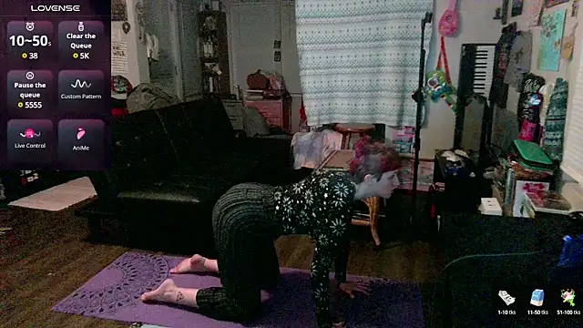  hellostormy  online show from March 2, 2025, 12:01 pm