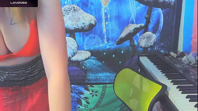  hellostormy  online show from April 14, 2026, 6:25 pm