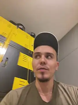 Snapshot of adam-rivera chatting on January 17, 2025, 9:28 pm adam-rivera online show from January 17, 2025, 9:28 pm