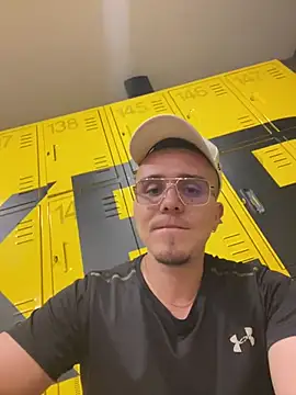 Snapshot of adam-rivera chatting on February 20, 2025, 7:08 pm adam-rivera online show from February 20, 2025, 7:08 pm