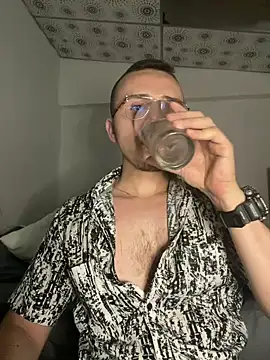 Snapshot of adam-rivera chatting on March 4, 2025, 10:16 pm adam-rivera online show from March 4, 2025, 10:16 pm