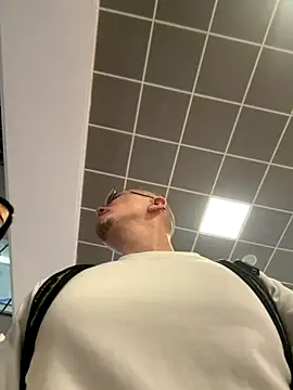 Snapshot of adam-rivera chatting on November 9, 2025, 12:42 am adam-rivera online show from November 9, 2025, 12:42 am