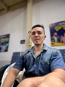 Snapshot of adam-rivera chatting on November 11, 2025, 11:38 pm adam-rivera online show from November 11, 2025, 11:38 pm