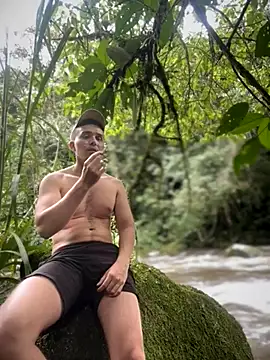 Snapshot of adam-rivera chatting on November 17, 2025, 8:36 pm adam-rivera online show from November 17, 2025, 8:36 pm