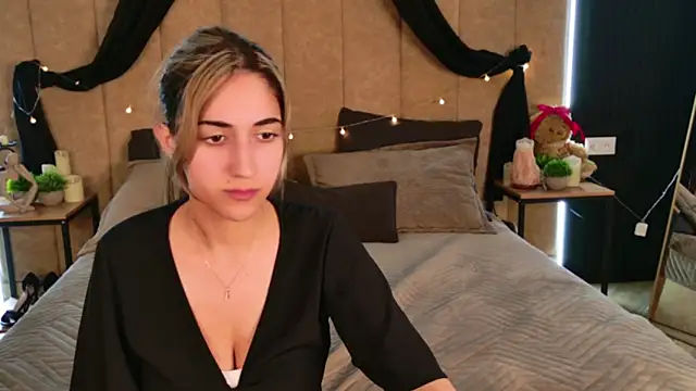 Teresa Stane online show from March 19, 2025, 11:39 am