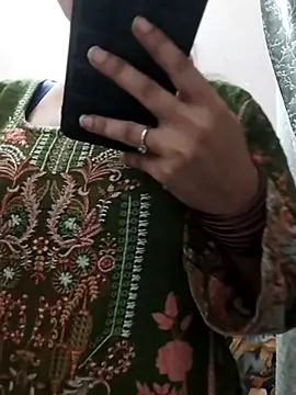 Haniya-143 online show from October 26, 2025, 1:06 pm