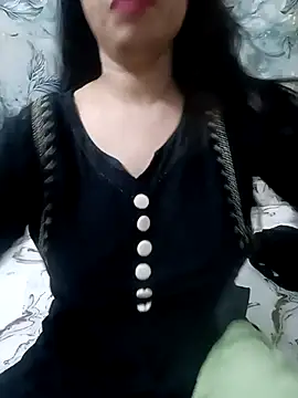 Snapshot of Haniya-143 chatting on April 24, 2026, 10:23 pm Haniya-143 online show from April 24, 2026, 10:23 pm
