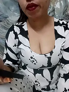 Snapshot of Haniya-143 chatting on April 30, 2026, 10:25 pm Haniya-143 online show from April 30, 2026, 10:25 pm