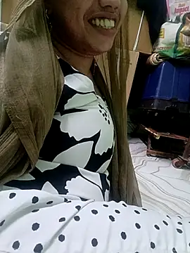 Snapshot of Haniya-143 chatting on May 23, 2026, 1:48 pm Haniya-143 online show from May 23, 2026, 1:48 pm