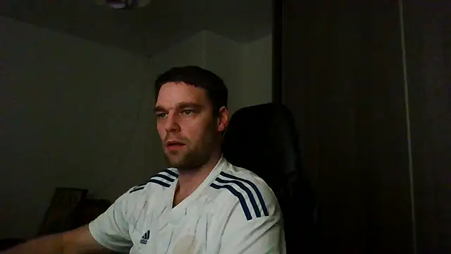 Snapshot of The_big_viking_ chatting on December 27, 2024, 8:18 pm The big viking online show from December 27, 2024, 8:18 pm