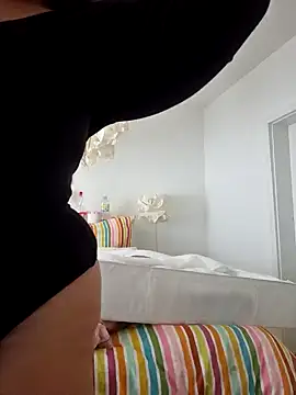 Snapshot of Engel_mia chatting on February 24, 2025, 12:48 pm Engel mia online show from February 24, 2025, 12:48 pm