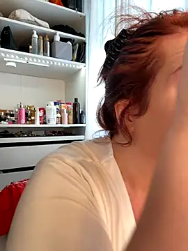 Snapshot of Engel_mia chatting on October 16, 2025, 1:23 pm Engel mia online show from October 16, 2025, 1:23 pm