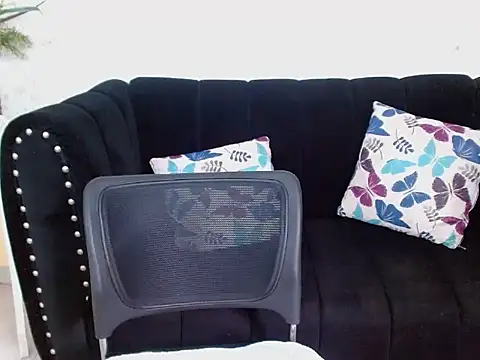 Snapshot of ximena_bunny chatting on February 4, 2025, 10:24 pm ximena bunny online show from February 4, 2025, 10:24 pm