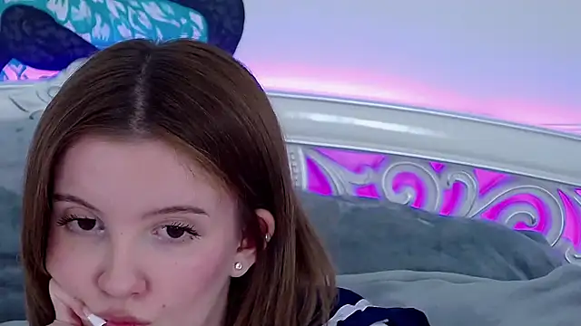 EvansMilana online show from January 7, 2025, 10:41 pm