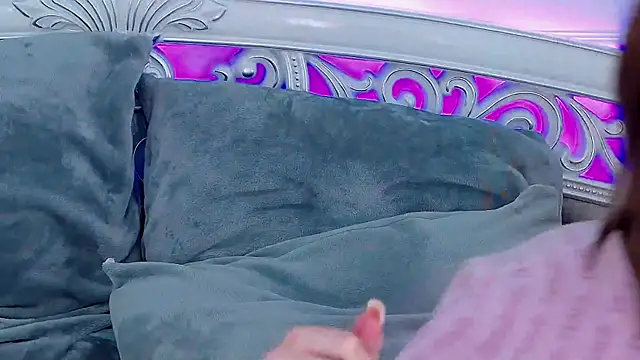 EvansMilana online show from January 8, 2025, 1:42 am