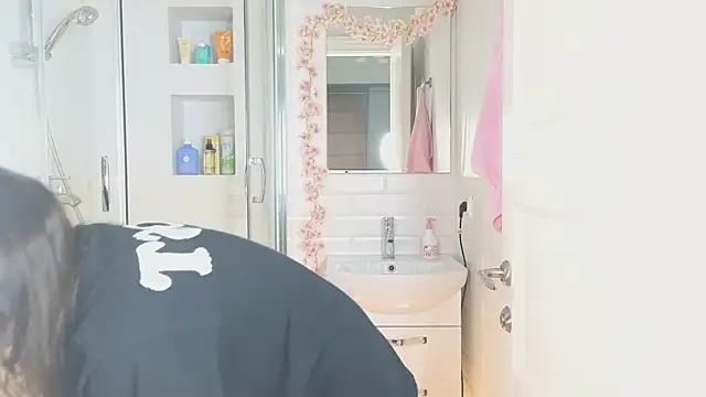 Snapshot of Mia_Mia_M chatting on March 3, 2025, 5:42 am Mia Mia M online show from March 3, 2025, 5:42 am