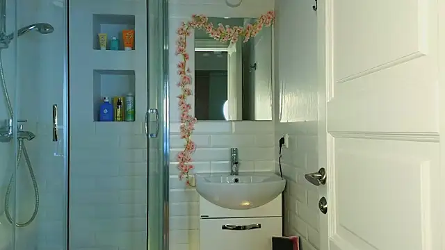 Snapshot of Mia_Mia_M chatting on March 6, 2025, 5:46 am Mia Mia M online show from March 6, 2025, 5:46 am