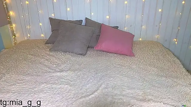 Snapshot of Mia_Mia_M chatting on September 22, 2025, 7:21 am Mia Mia M online show from September 22, 2025, 7:21 am