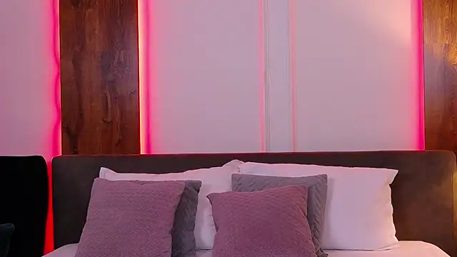 SkylerSpark online show from October 3, 2025, 8:39 pm