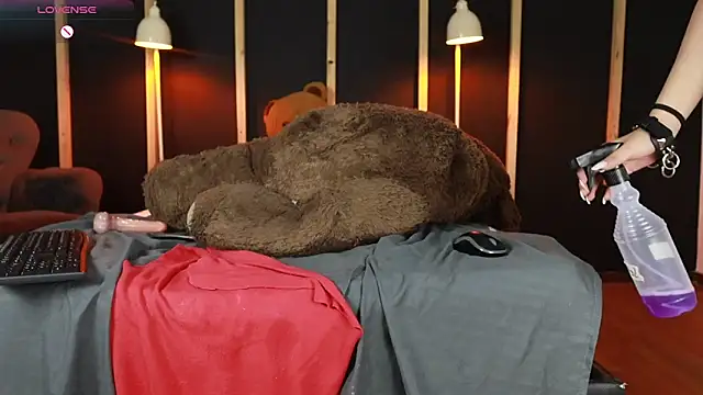 vampy dolll online show from February 25, 2025, 9:46 pm