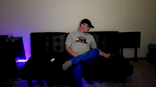 cmichaelxxx online show from October 12, 2025, 1:15 am